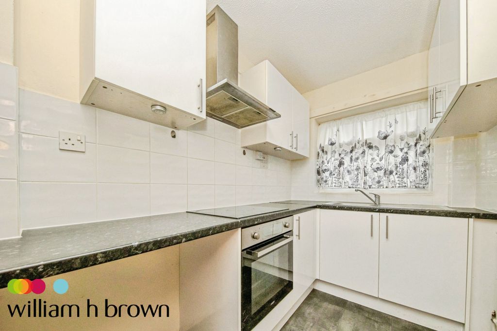 Property photo 2 of 8 View