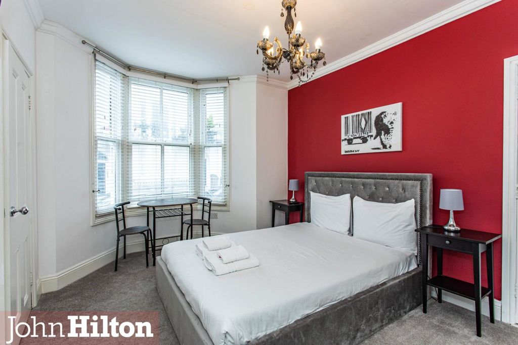 Property photo 3 of 20 Devonshire Place-3.Jpg