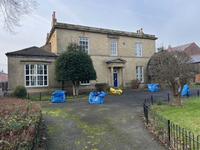 Property photo 1 of 3