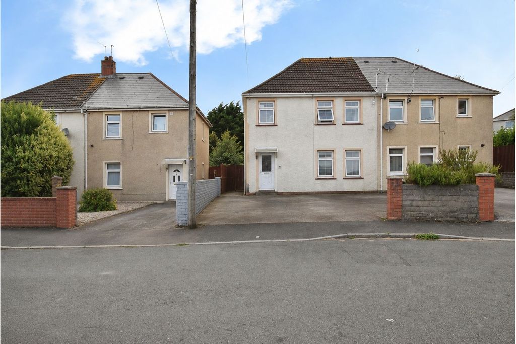 Property photo 2 of 29