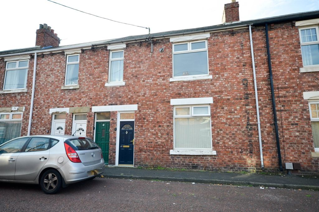 Property photo 1 of 7 (Main)