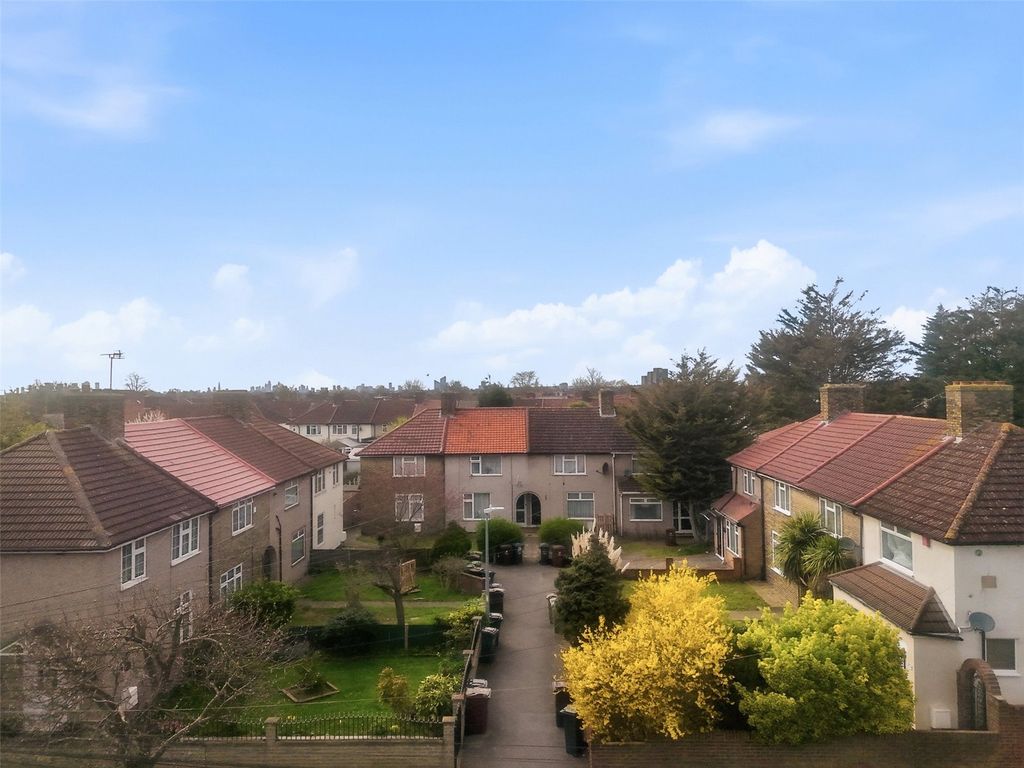 Property photo 1 of 22 Picture No. 03