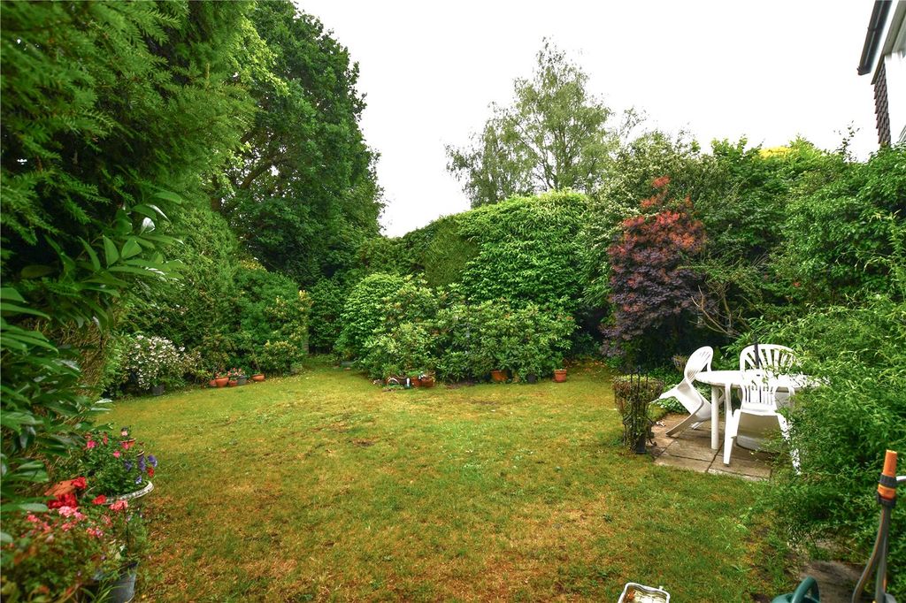 Property photo 2 of 18 Picture No. 33