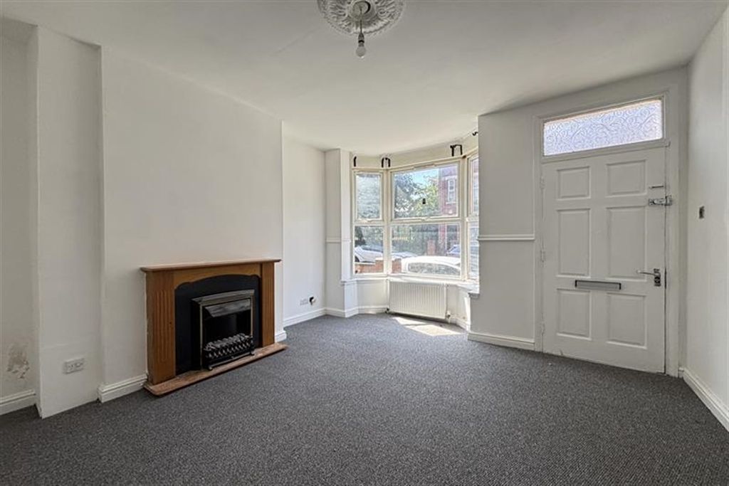 Property photo 1 of 8 (Main)