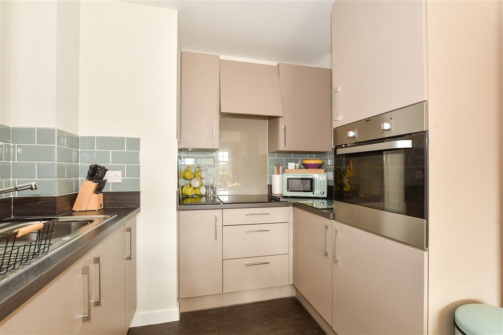 Property photo 2 of 13 Lounge/Kitchen