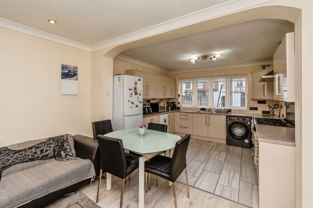 Property photo 3 of 14