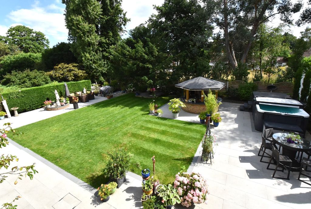 Property photo 2 of 22 4938723