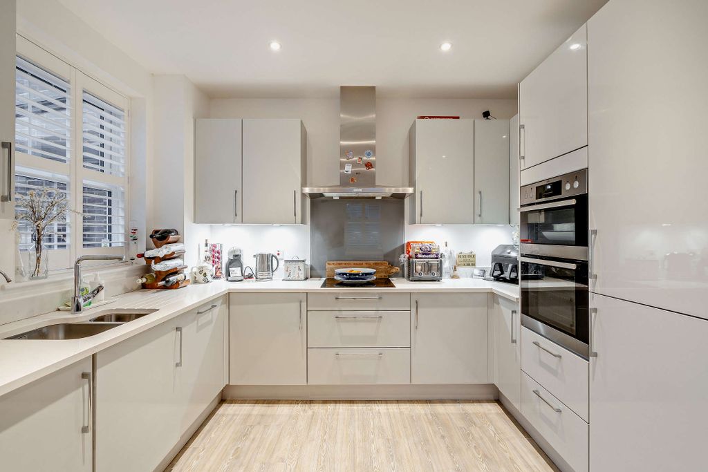 Property photo 3 of 30