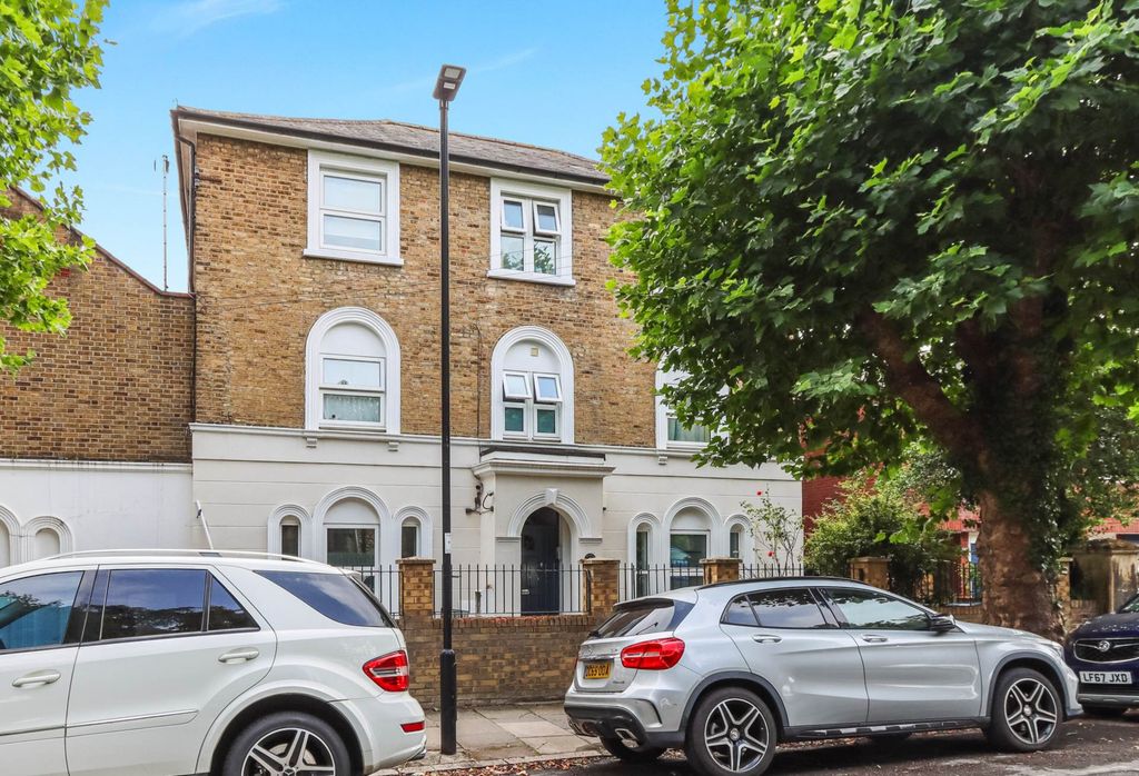 Property photo 1 of 7