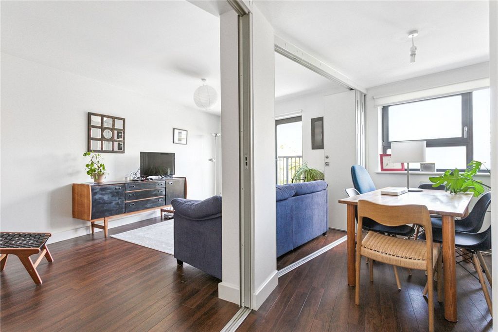 Property photo 3 of 13 Picture No. 06