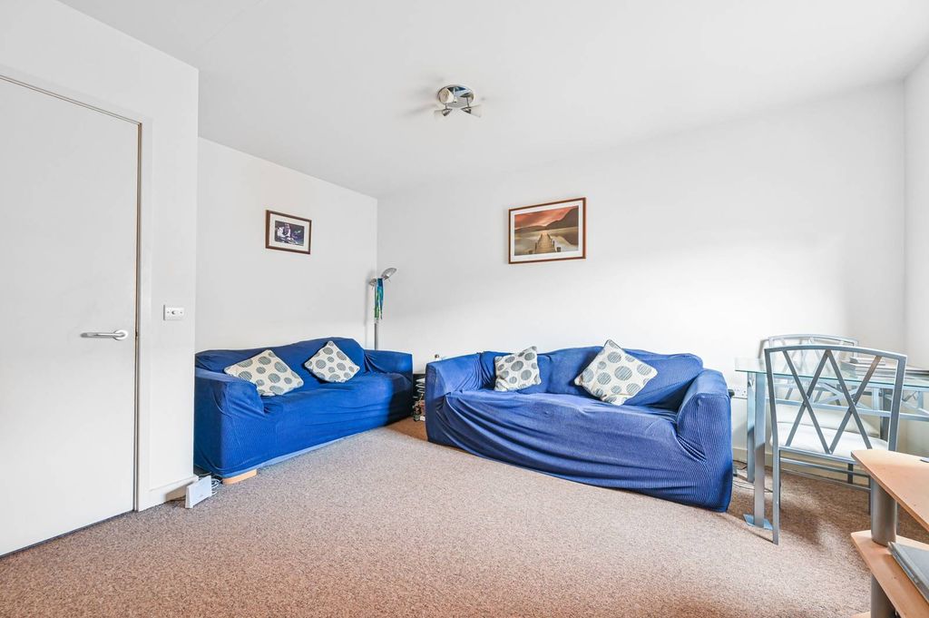 Property photo 3 of 7