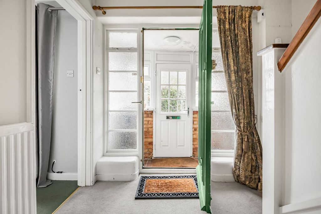 Property photo 2 of 23