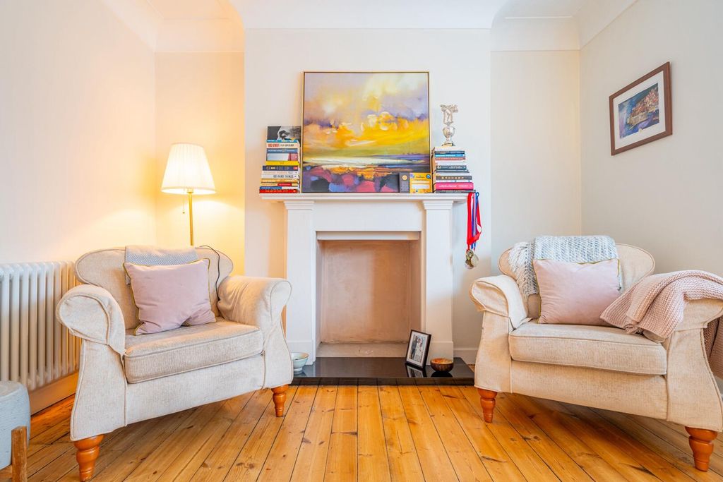 Property photo 3 of 17 Living Room