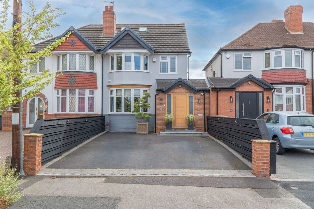 Property photo 1 of 44