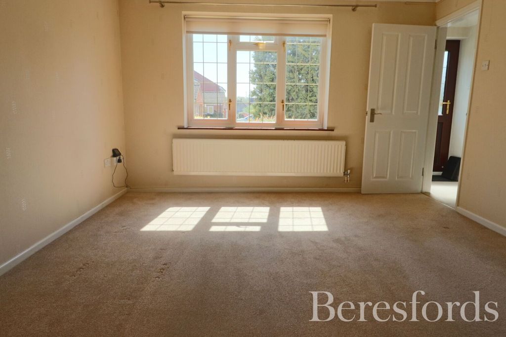 Property photo 3 of 17 Picture 3