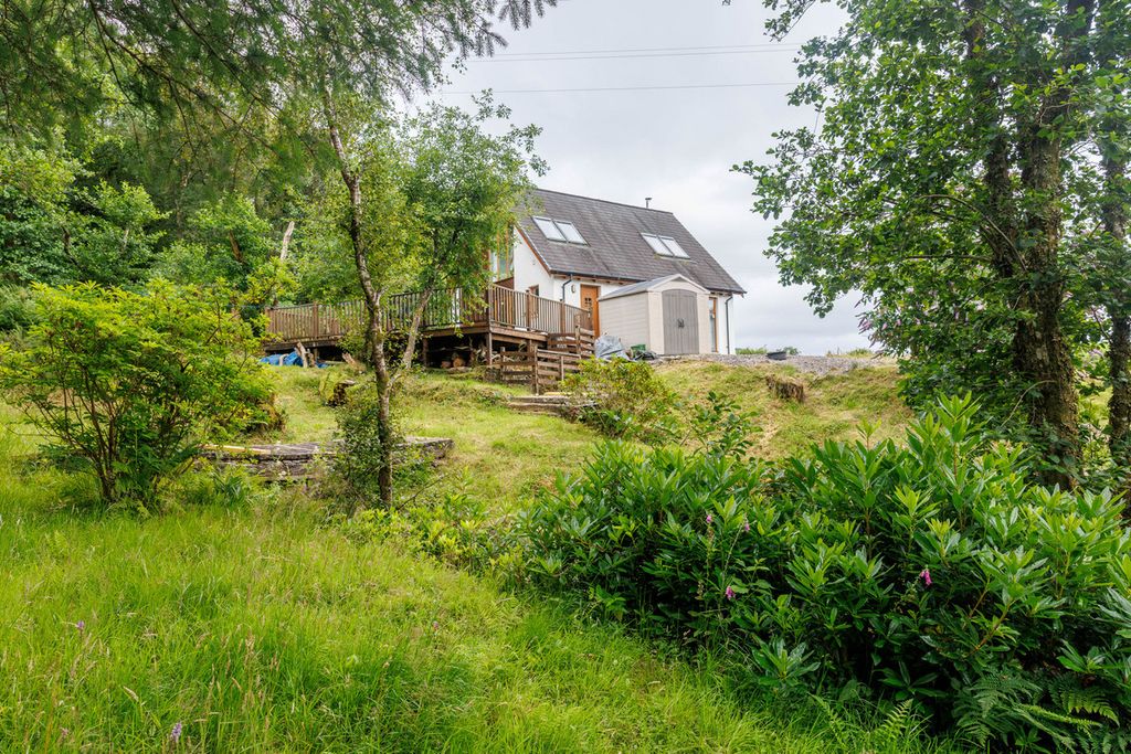 Property photo 2 of 21