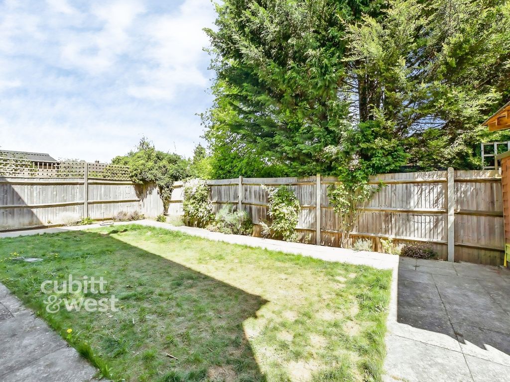 Property photo 3 of 9 011Ac6c4-Garden
