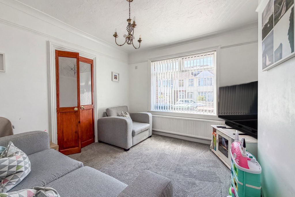 Property photo 2 of 19