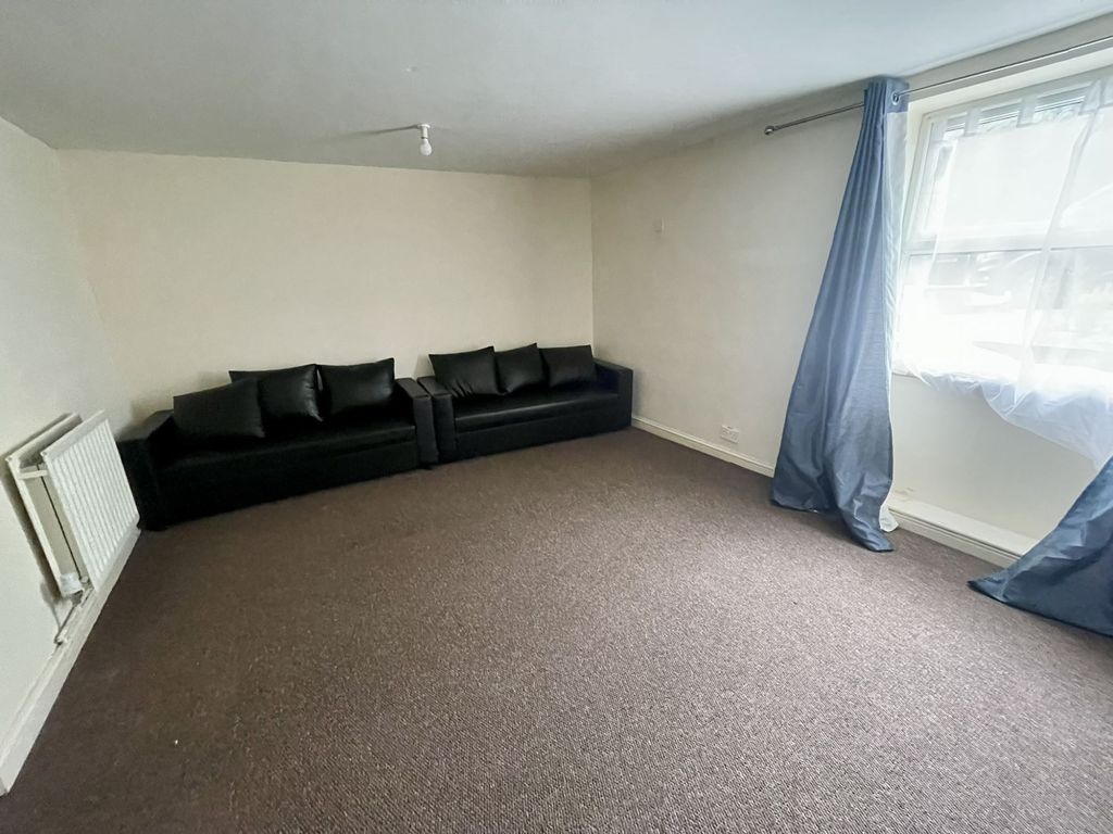 Property photo 3 of 11 Photo 20