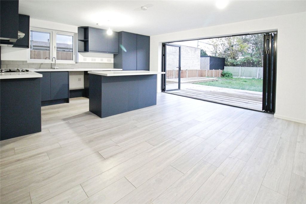 Property photo 2 of 20 Picture No. 10