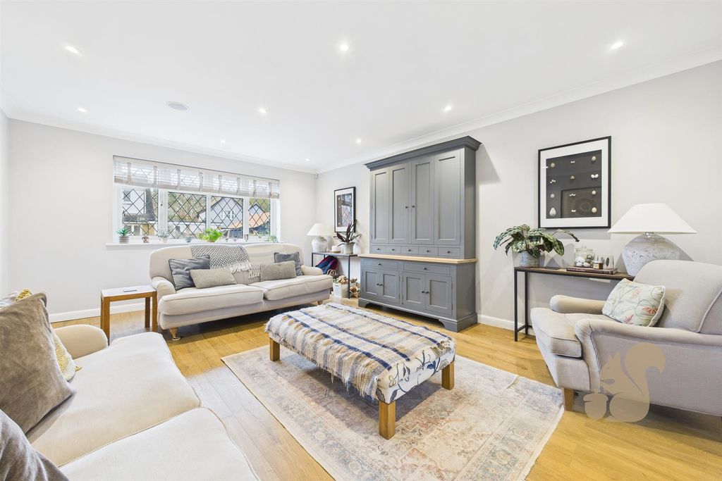 Property photo 2 of 23 Cam01254G0-Pr0368-Still007.Jpg