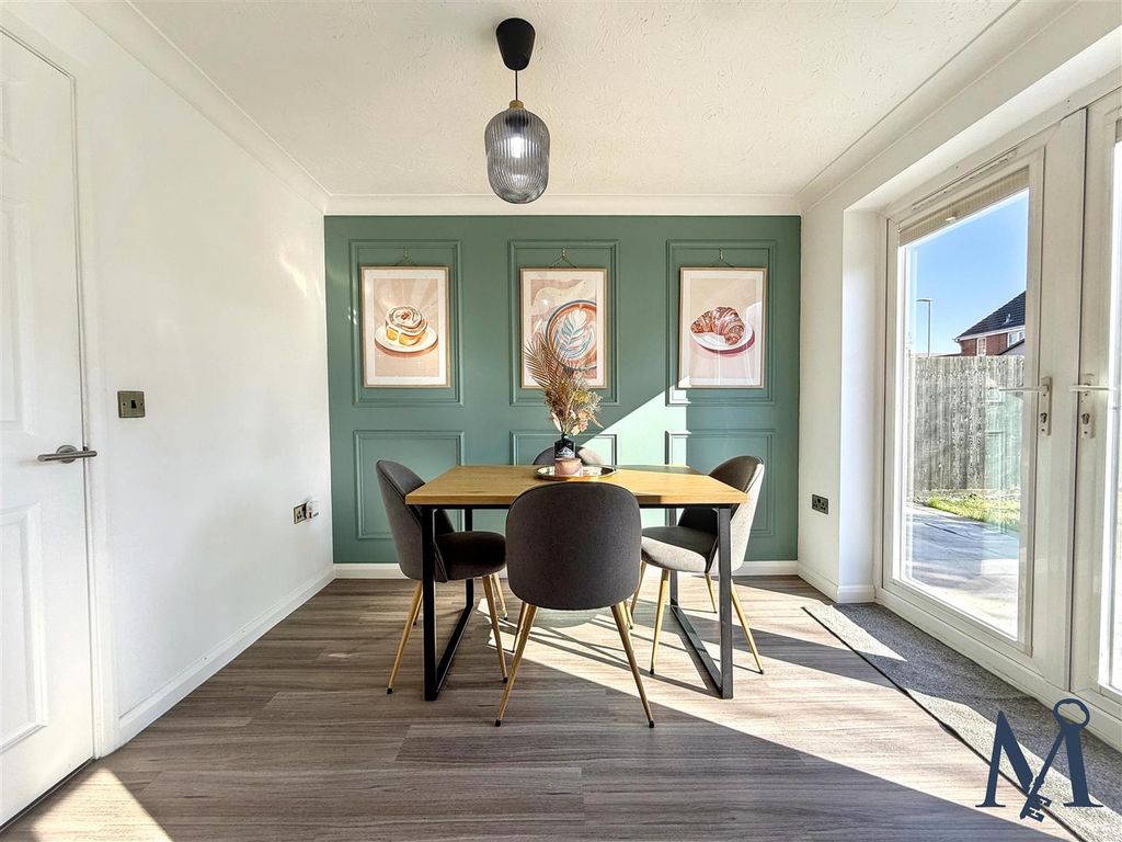 Property photo 2 of 24 Dining Room