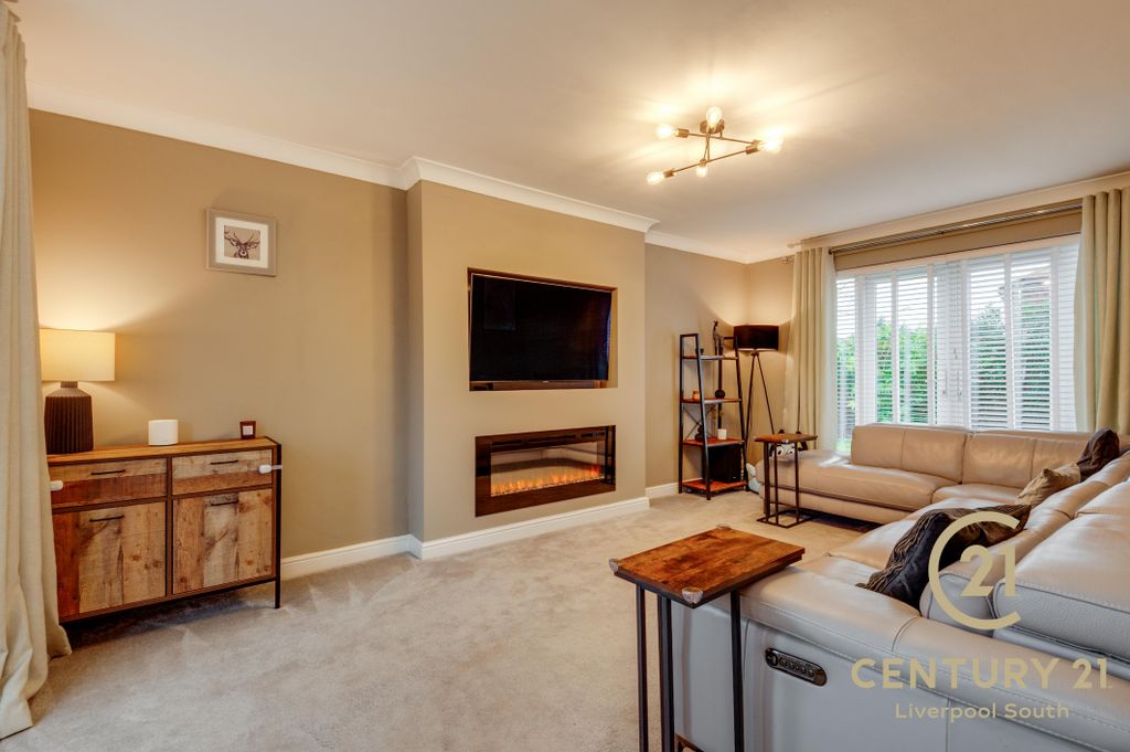 Property photo 2 of 31