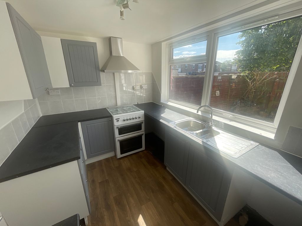 Property photo 3 of 16 General F486Ef74-695