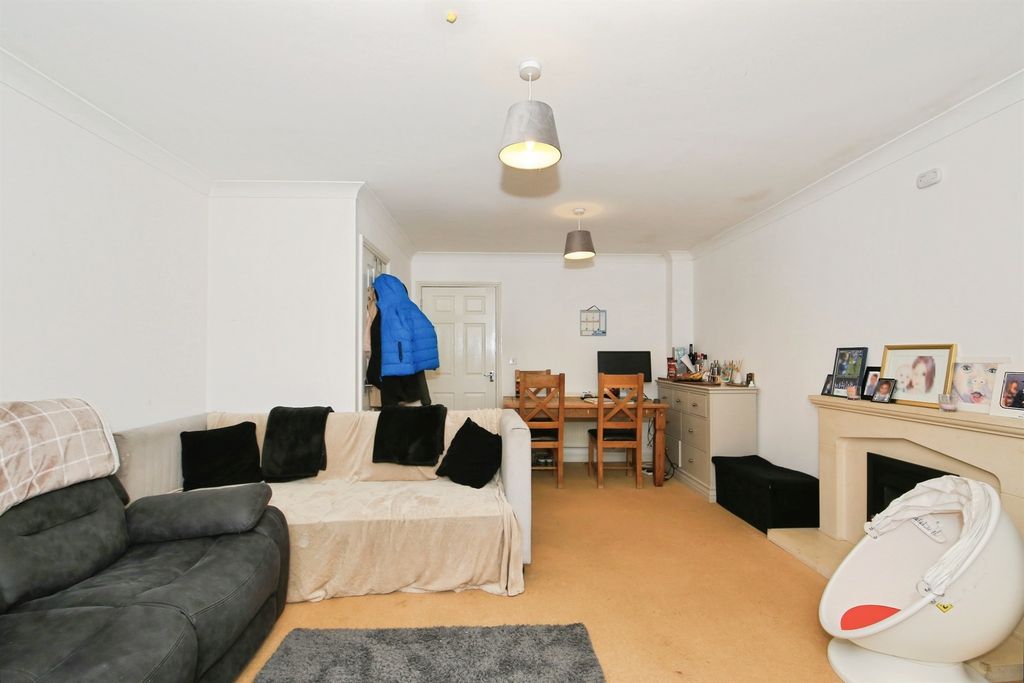 Property photo 3 of 15