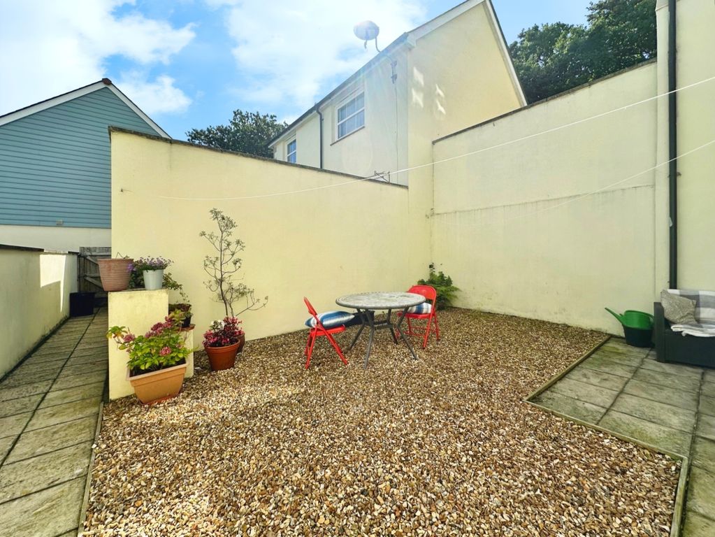 Property photo 2 of 20