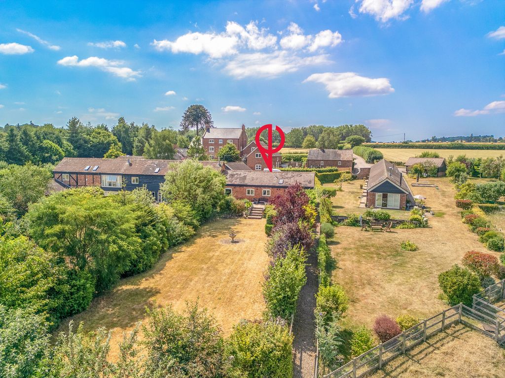 Property photo 2 of 31