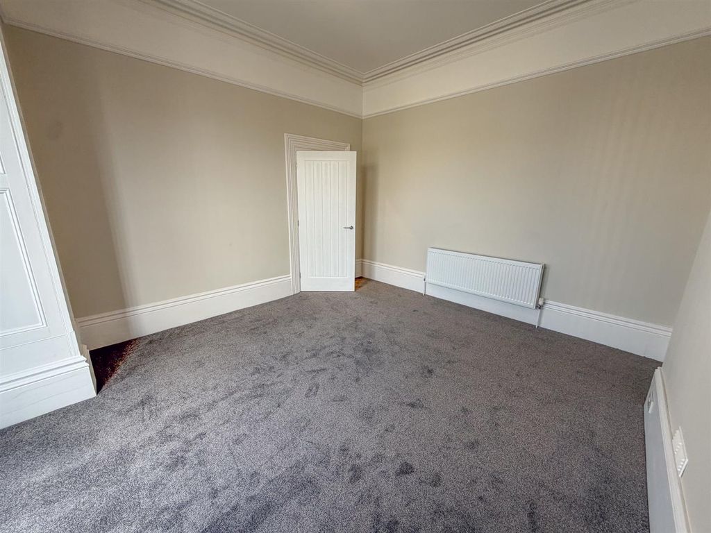 Property photo 3 of 21 5 Brighton Terrace-07.Jpg