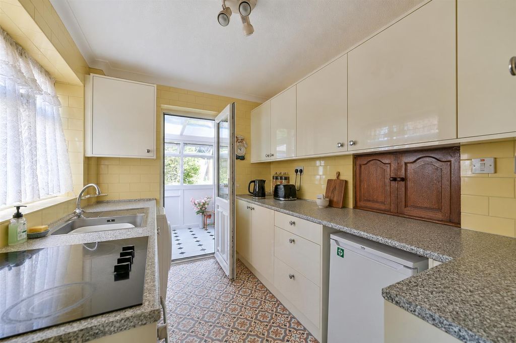 Property photo 3 of 9