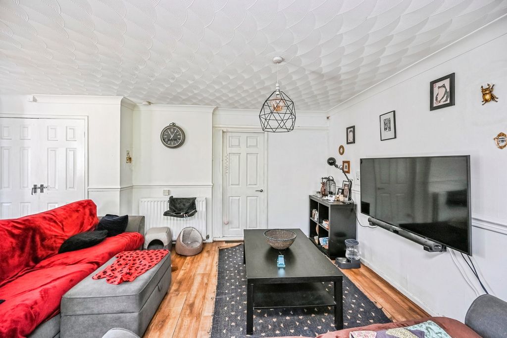 Property photo 2 of 16 Photo