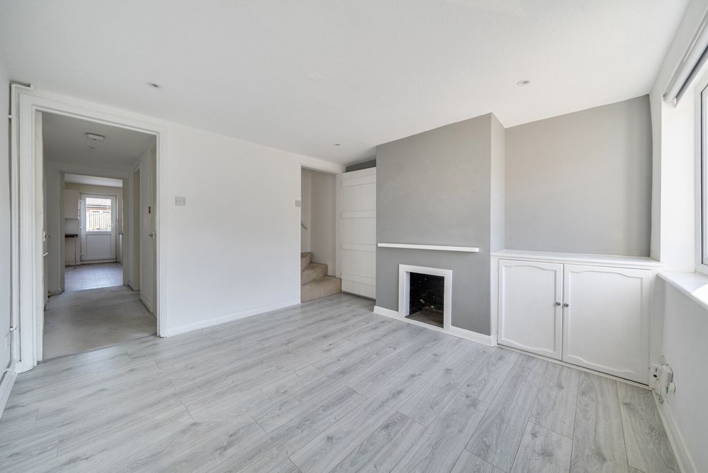 Property photo 3 of 13 1430362-8-69Bc273...