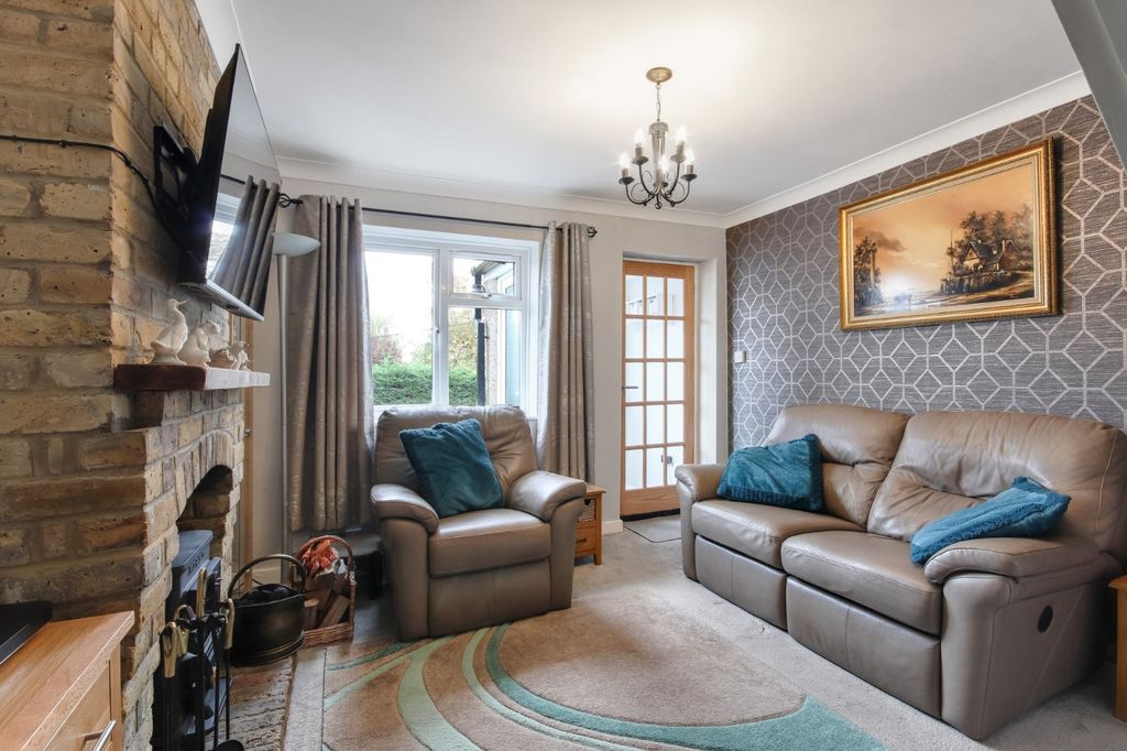 Property photo 3 of 13 Sitting Room