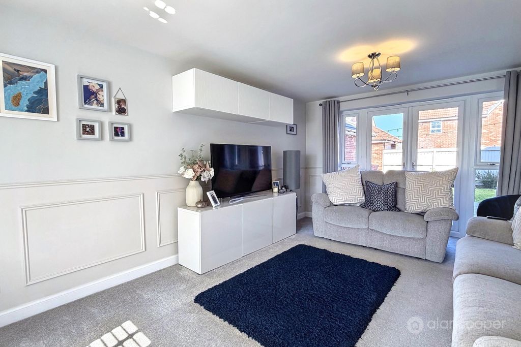 Property photo 2 of 27 4418702