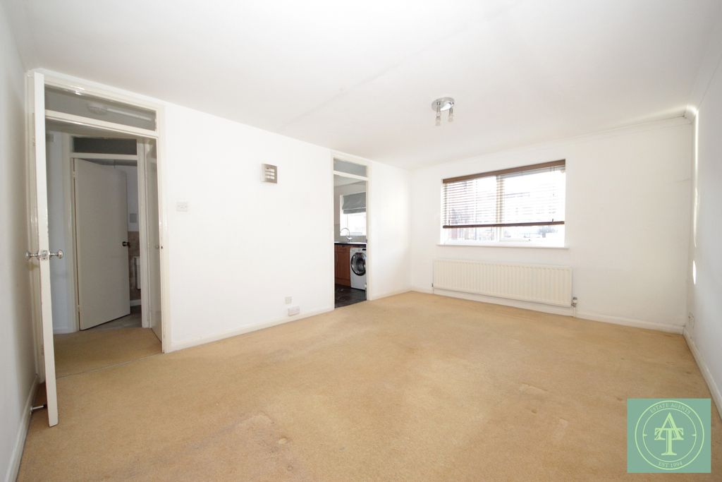 Property photo 3 of 7 Gallery
