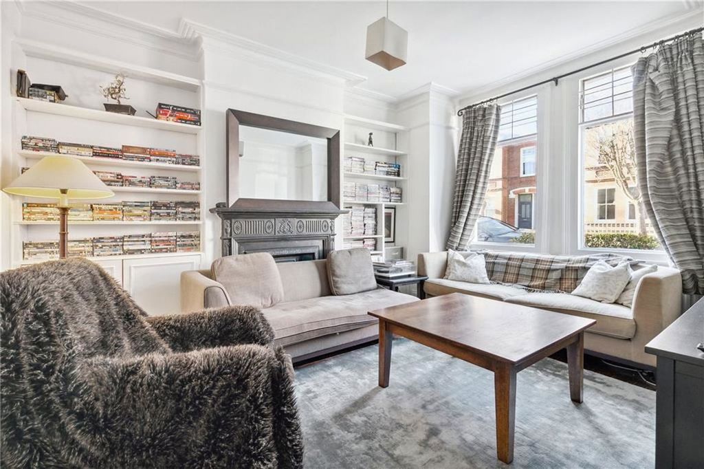 Property photo 2 of 8