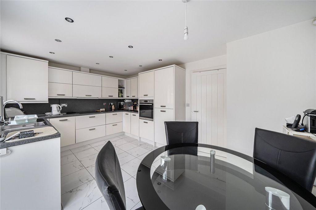 Property photo 3 of 20 Picture No. 10