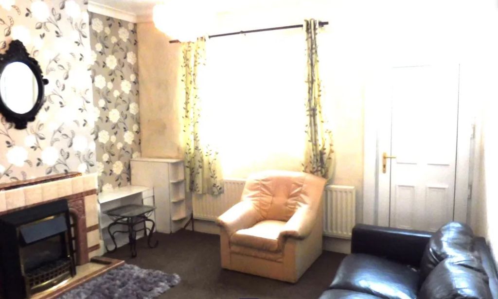 Property photo 3 of 12
