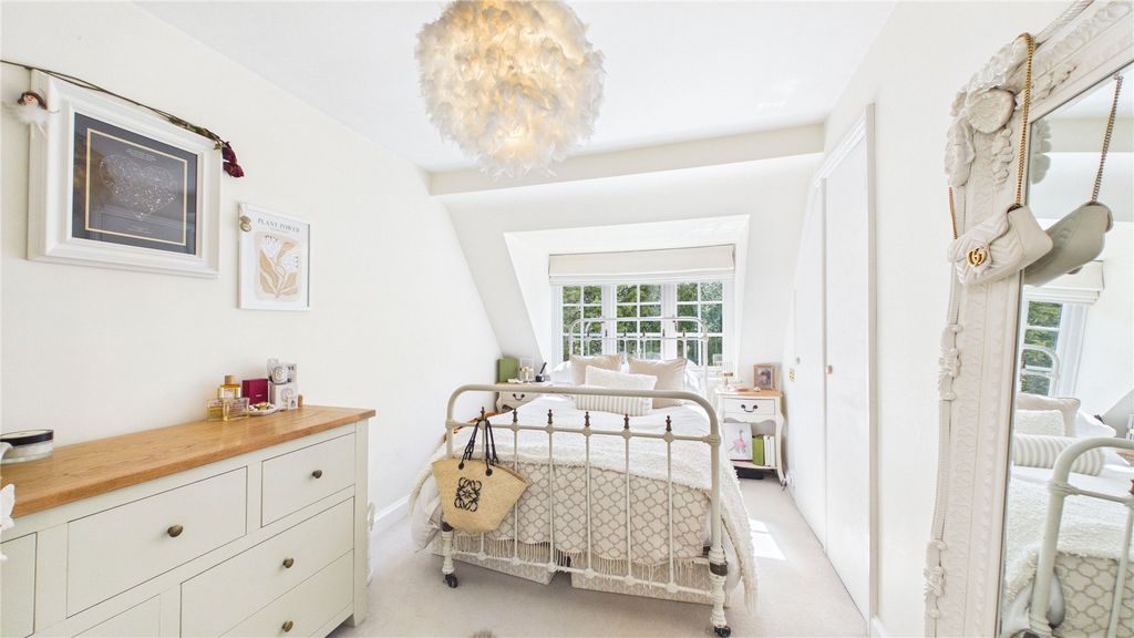 Additional image 9 of 2 bed flat for saleLightwater, Surrey GU18