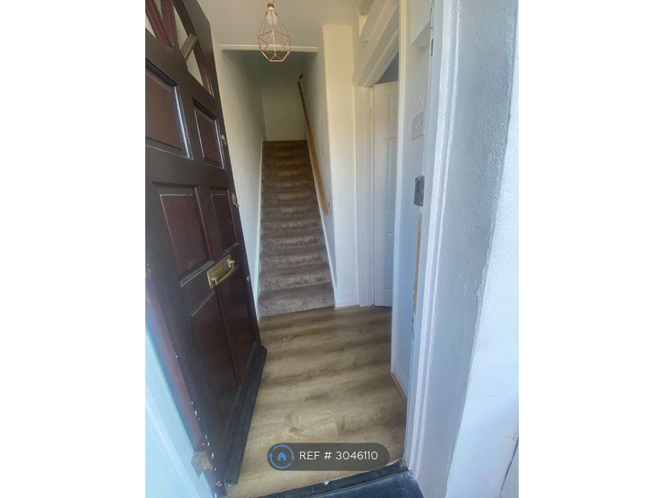 Property photo 2 of 27
