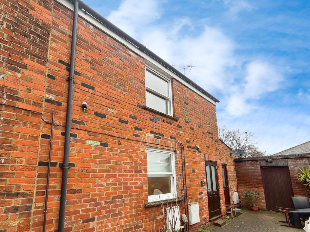 Property photo 1 of 6