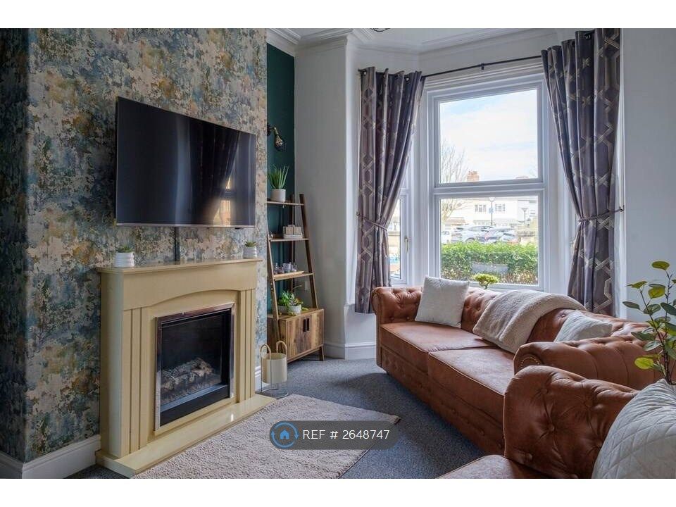 Property photo 1 of 33