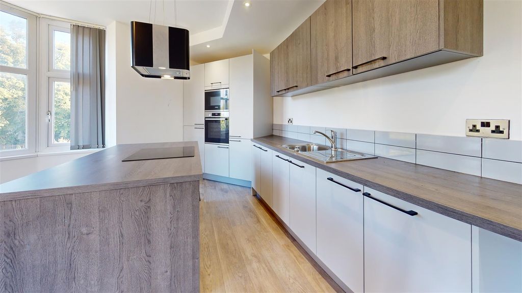 Property photo 3 of 14 105-Bradford-Road-Kitchen (1).Jpg