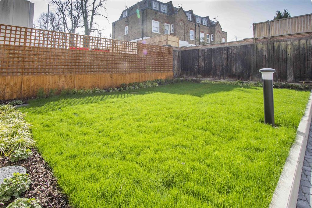 Property photo 3 of 13