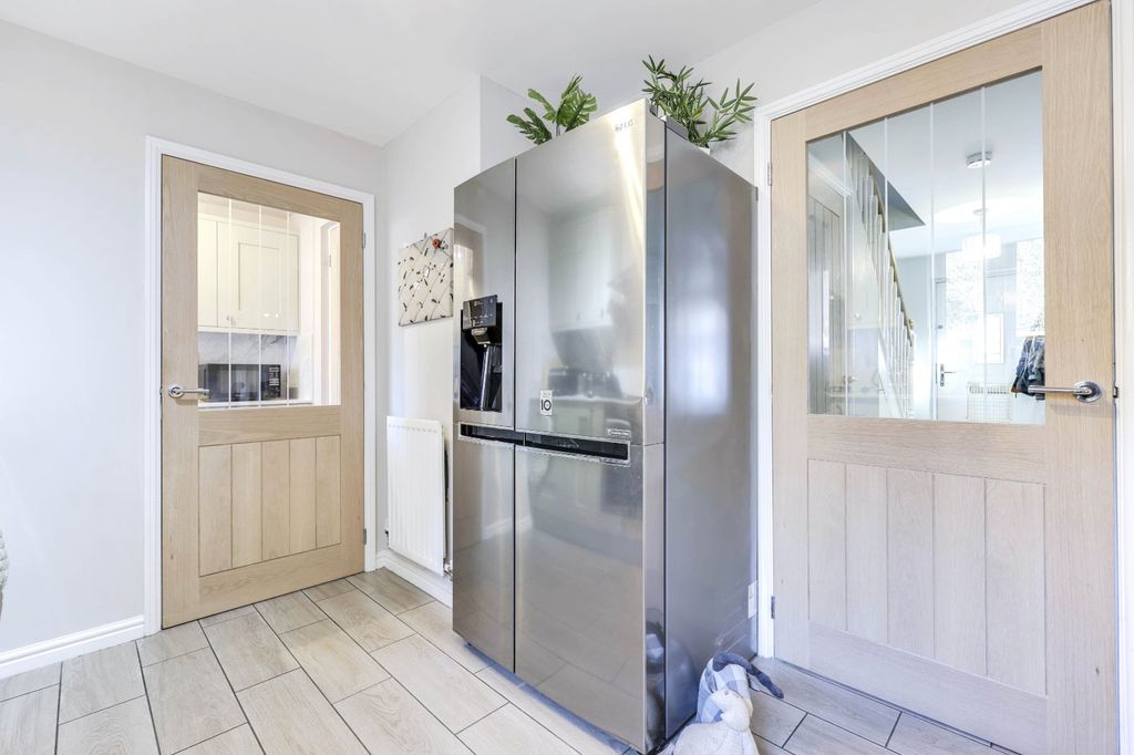 Property photo 3 of 24 Picture No. 05