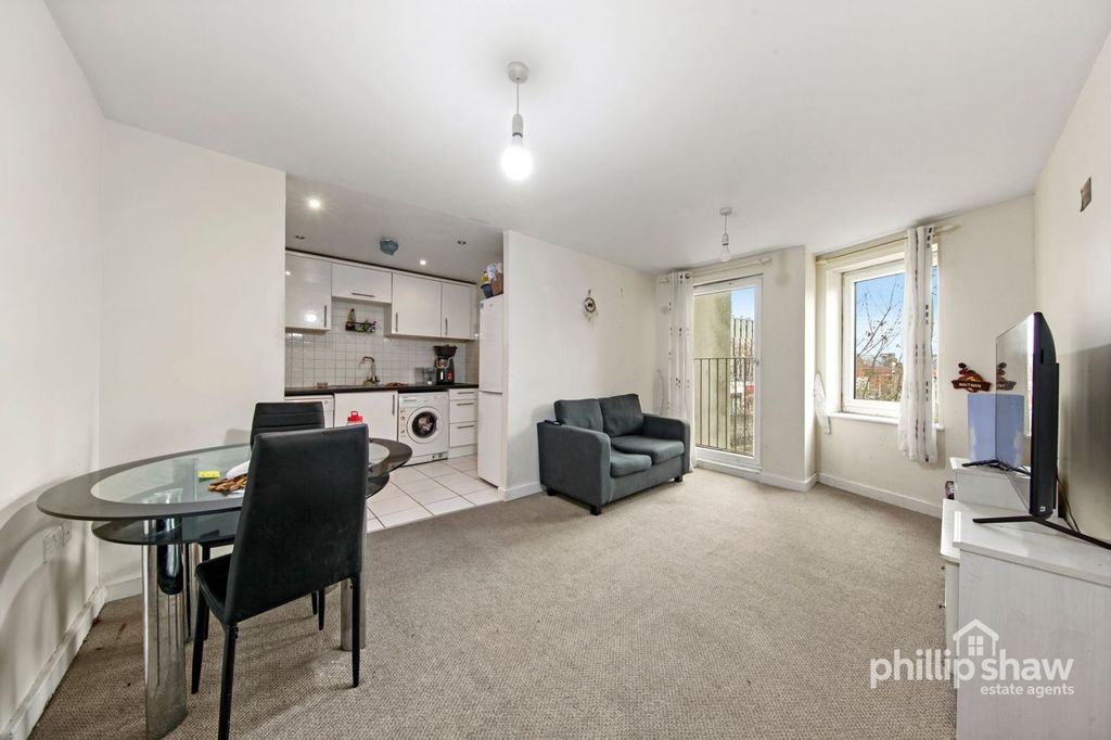 Property photo 3 of 13