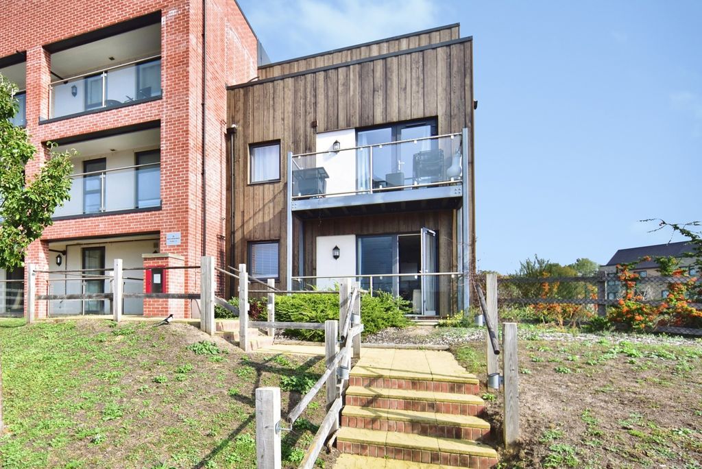 Property photo 1 of 11 Pbox-Img.Jpg